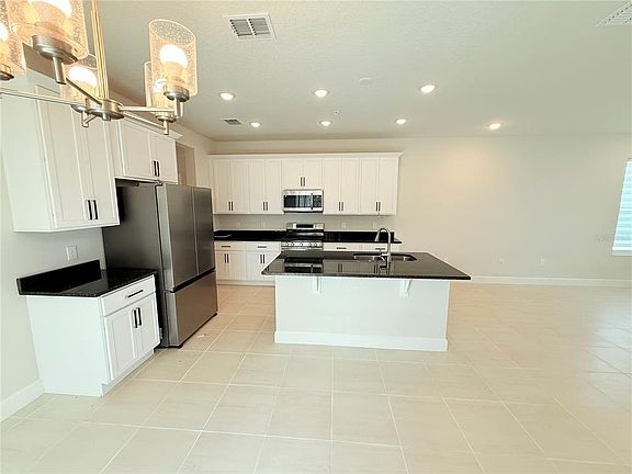 4th image of 237 Station Ln