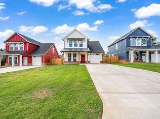 910 4th St, Elgin, OK 73538