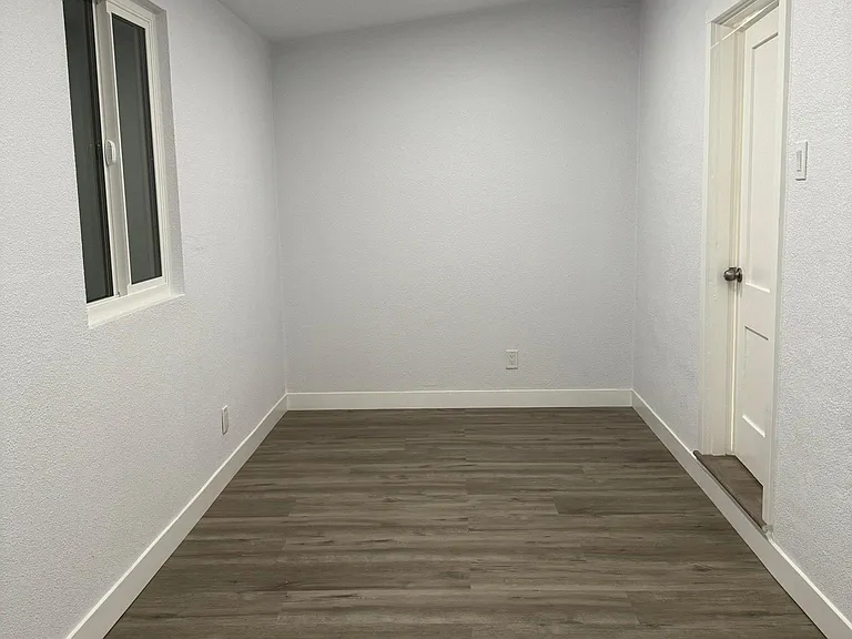 9509 Stephens St — Photo 36