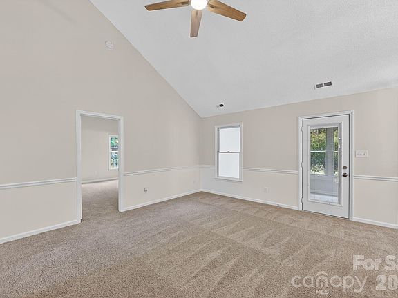 2nd image of 3055 River Ridge Dr