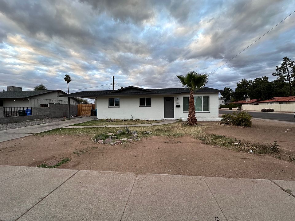 1st image of 2102 W Poinsettia Dr