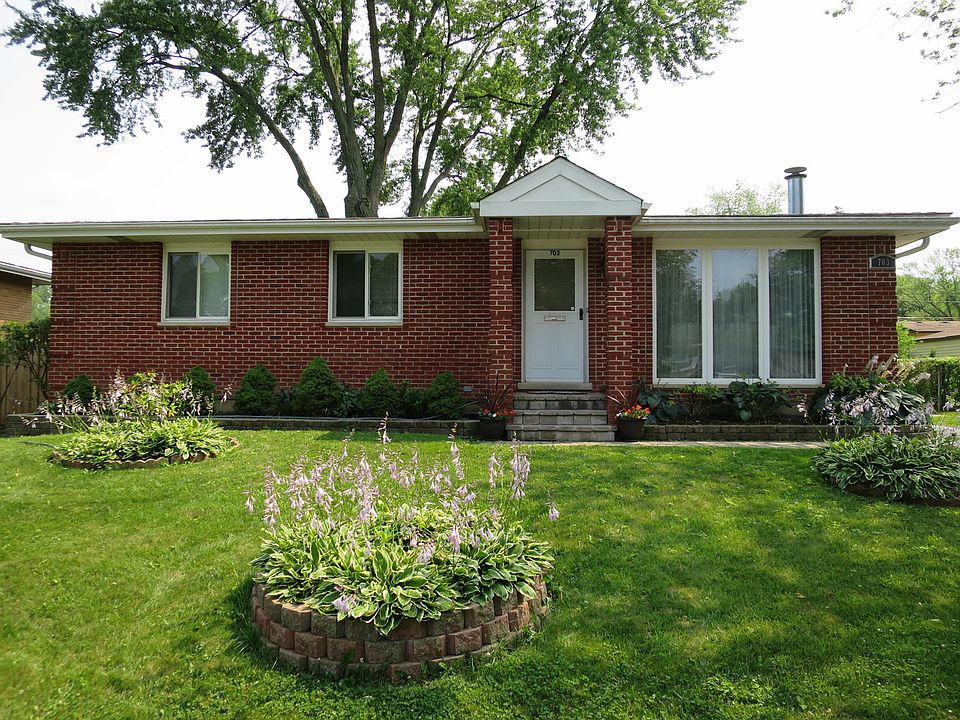 1st image of 703 E Greenwood Dr