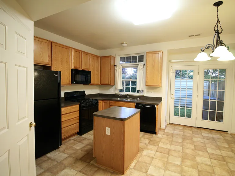 44501 Potter Ter — Photo 4