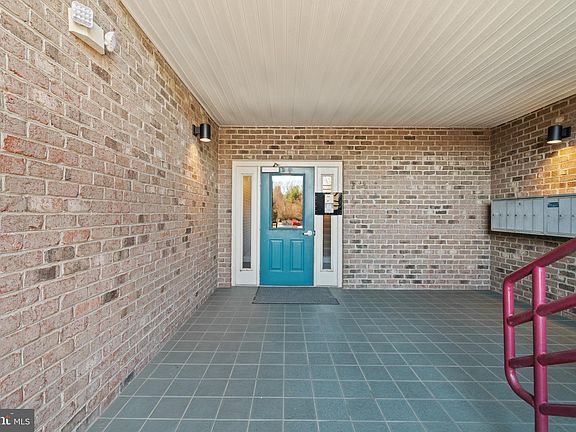 5th image of 605 Admiral Dr Unit 104