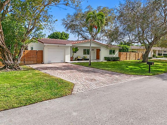 5th image of 17205 SW 88th Ave