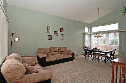 3rd image of 4801 Bordeaux Dr