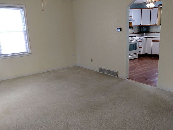 3rd image of 316 N Lane St