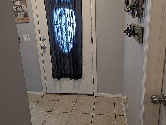 5th image of 209 Newton Pl