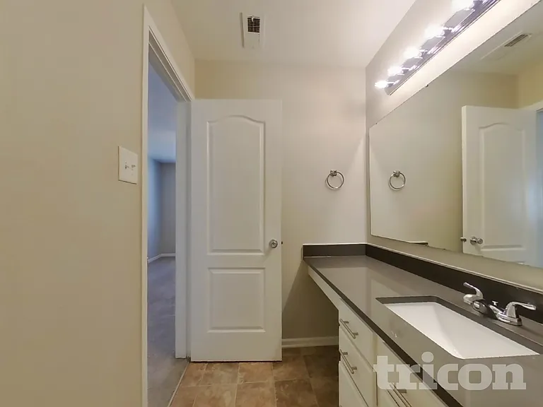 1117 Swearngan Ridge Ct — Photo 7