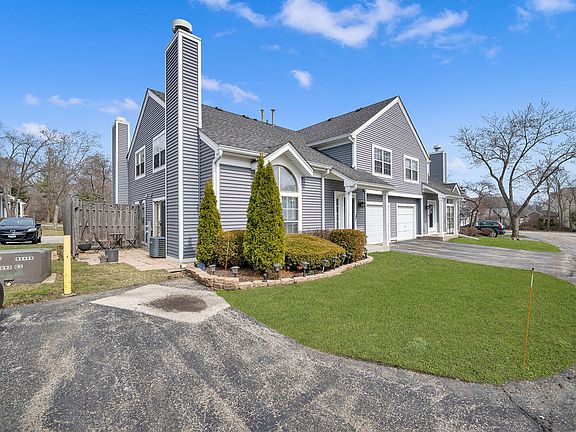 2nd image of 1390 N Knollwood Dr #1390