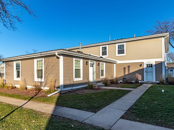 2nd image of 419 Farmingdale Cir