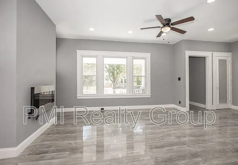 12203 Castlewood Ave — Photo 10
