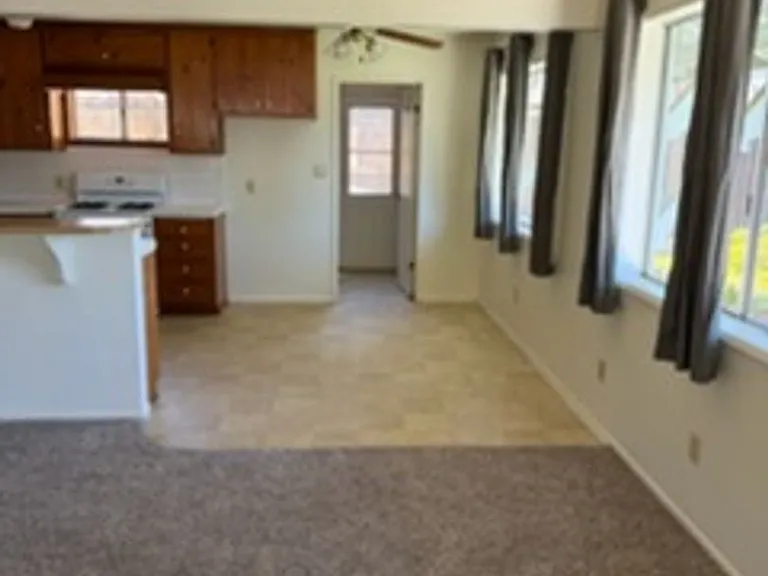 6641 Ivins Dr — Photo 7