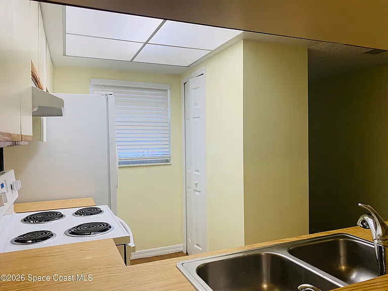 3092 Sir Hamilton Cir #4 — Photo 5