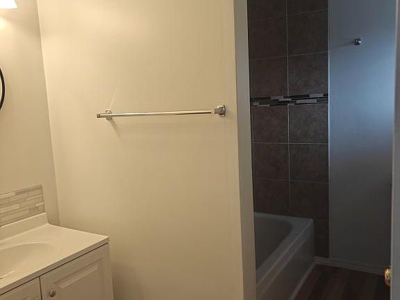 5th image of 35370 Devonshire Ct