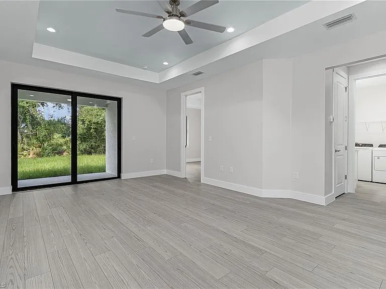 26221 Sandhill Blvd — Photo 8