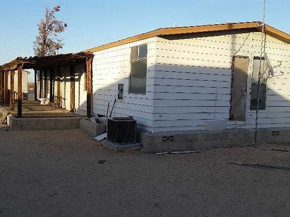 3rd image of 42677 Bedford Dr