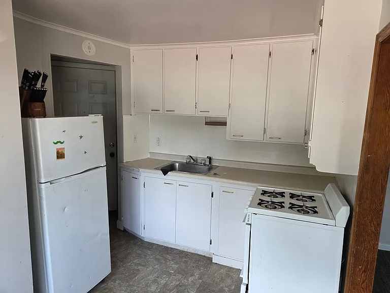 203 7th St S #3 — Photo 3