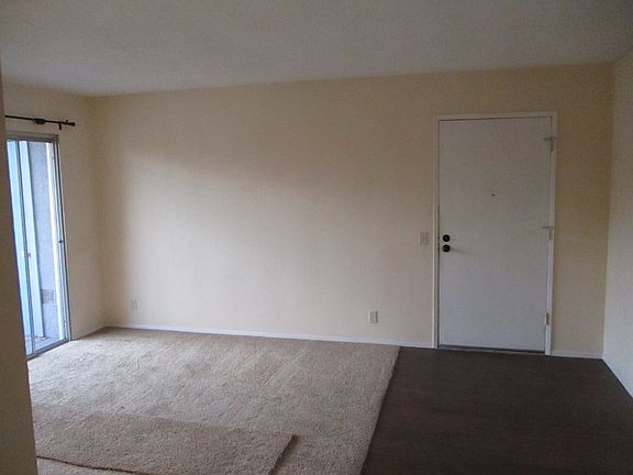 3rd image of 27 Wildwood