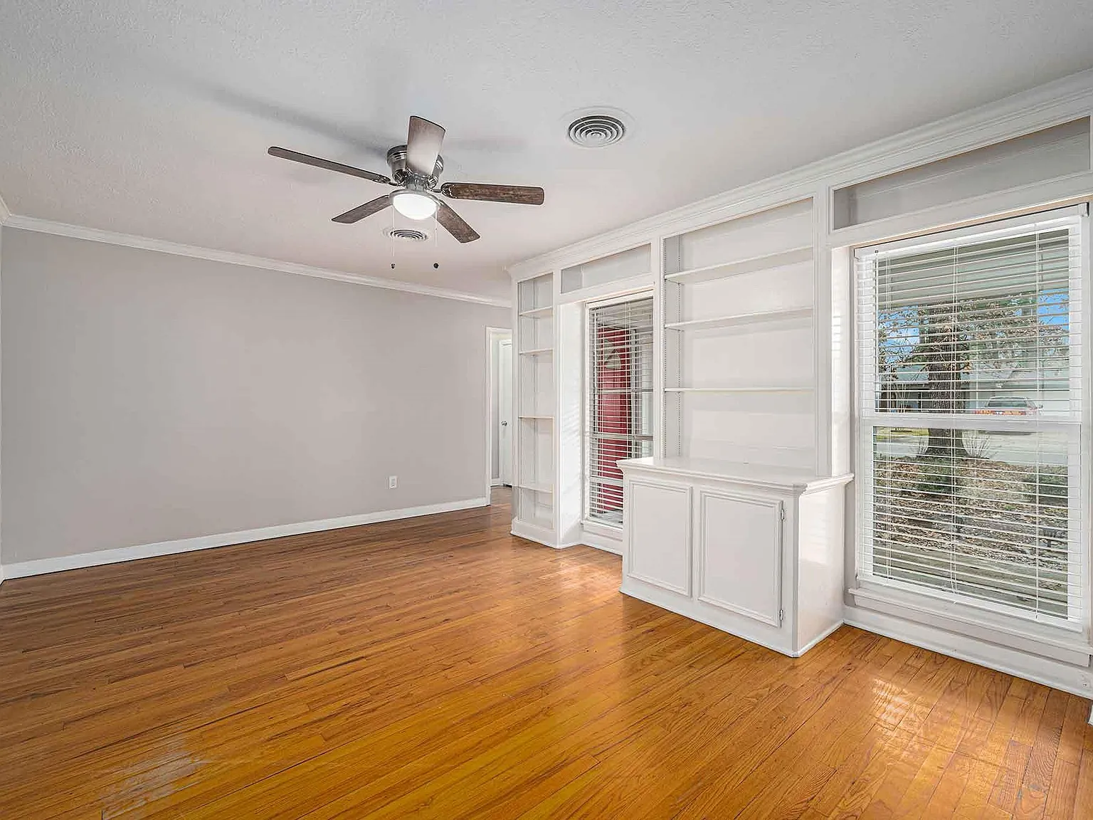 3 bed, 1348 sqft, $1,850 — Photo 4