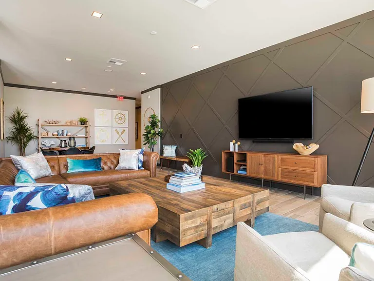 Wayfarer Apartments + Marina — Photo 51