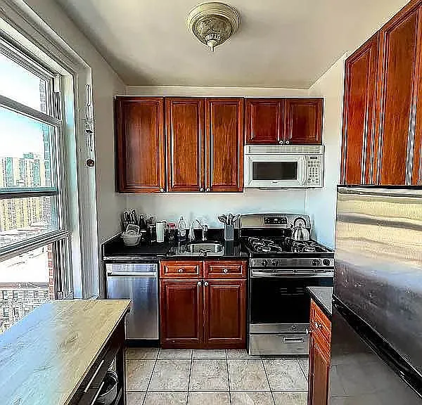 200 W 108th St #14H — Photo 12
