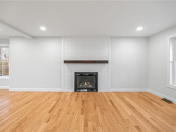 5th image of 178 Saint Louis Ave