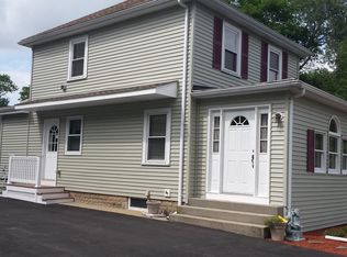 79 Wareham St, Middleboro, MA 02346