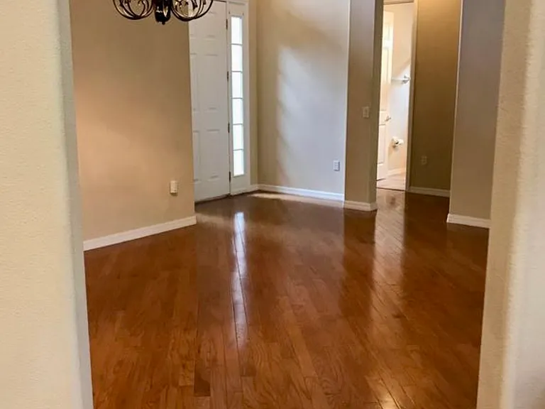 538 Newhall Ln — Photo 11