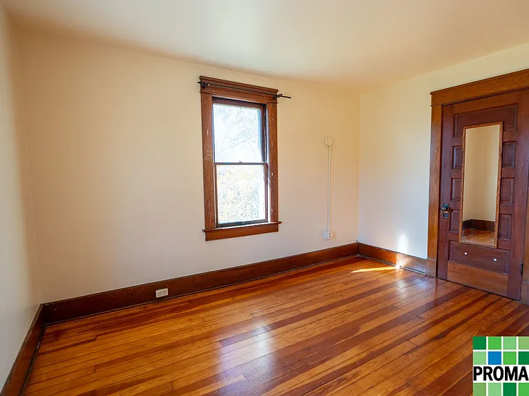 21 Moore Ave — Photo 29