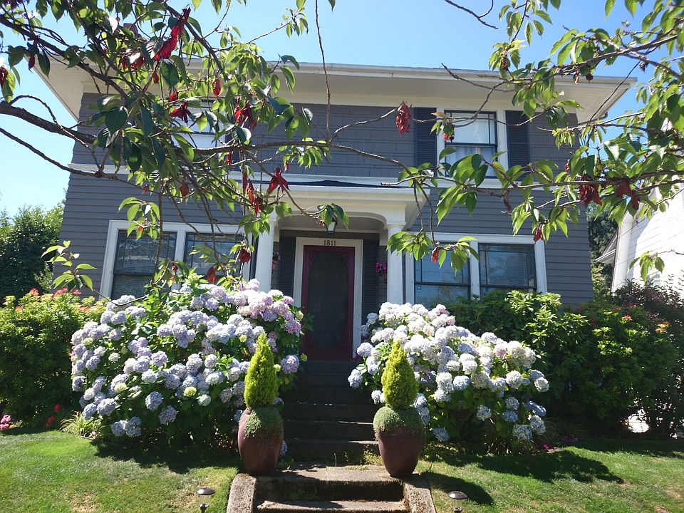 1st image of 1811 Bigelow Ave N