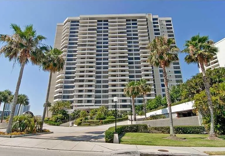 600 Islands Blvd #3 — Photo 1