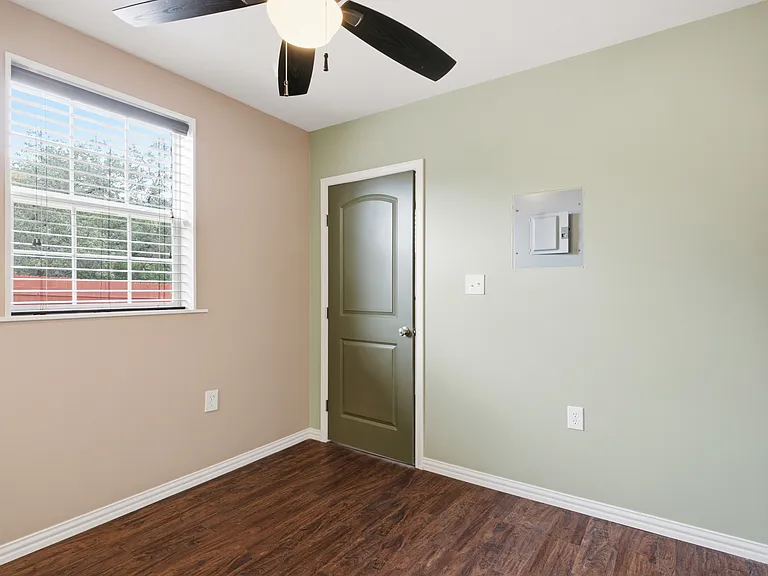 7606 Williamson Creek Dr — Photo 10