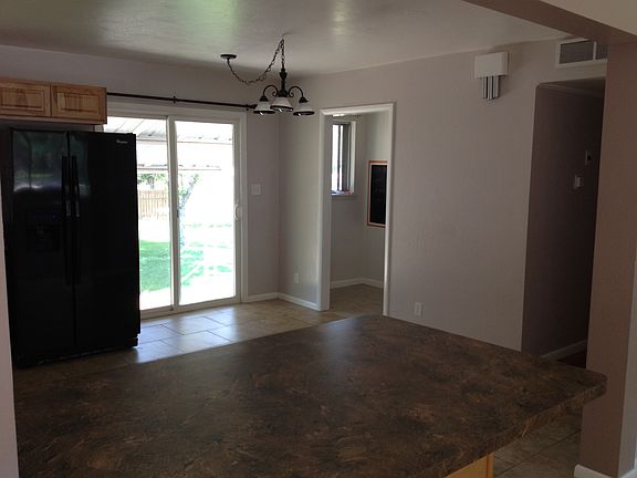 Kitchen/ Dining
