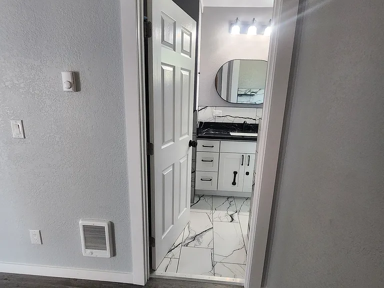 22235 Military Rd S #B — Photo 6