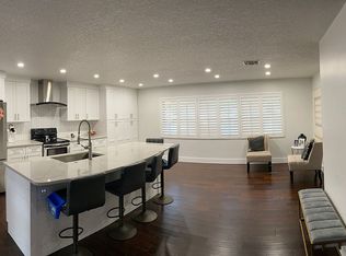 9026 Lynwood Dr, Seminole, FL 33772