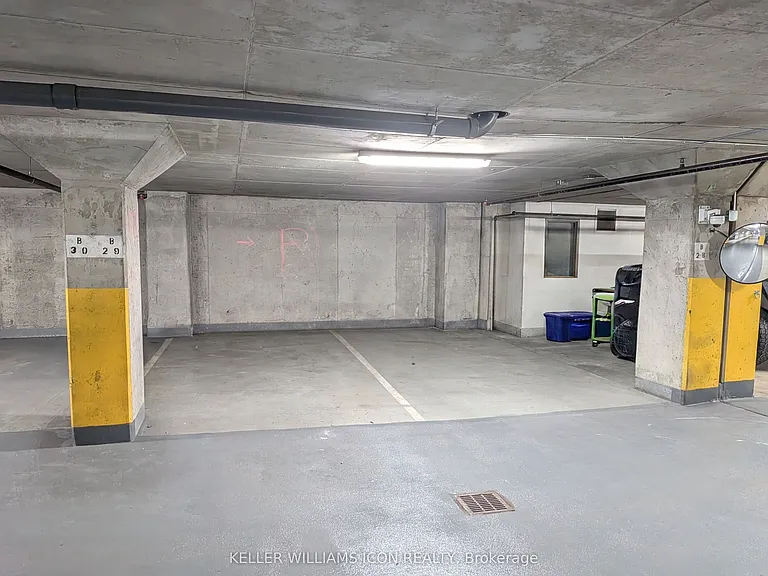 234 Rideau St #901 — Photo 16