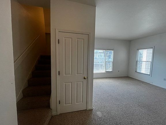 4th image of 795 Elmwood Ave