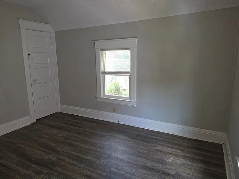 905 E Washington St — Photo 19