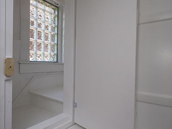 5th image of 3661 Middleton Ave #1