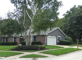 628 Aberdeen Rd, Cary, IL 60013