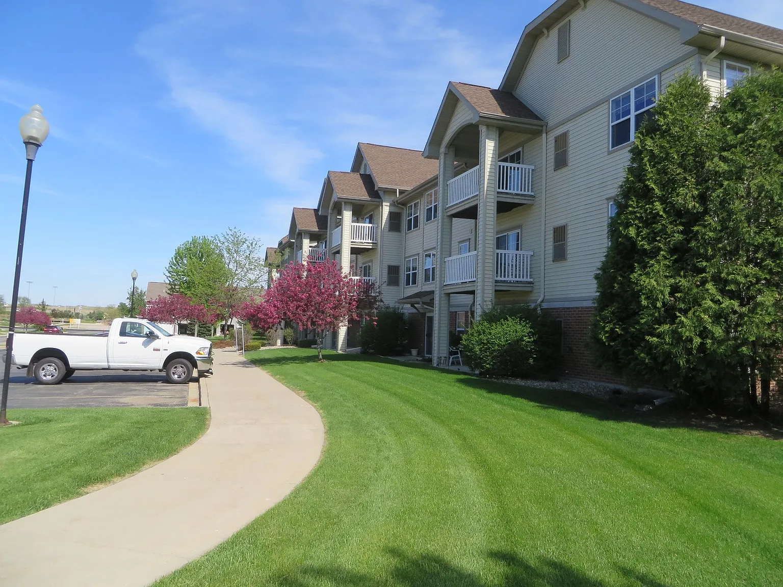 Evia Apartments — Photo 2