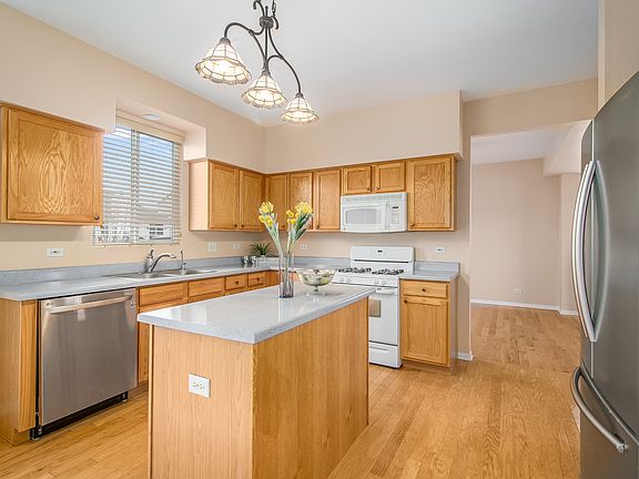 3rd image of 12208 Magnolia Ct