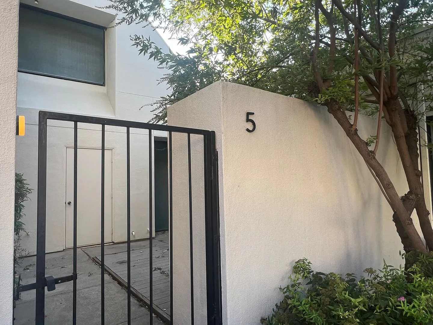 909 Alvarado Ave APT 5 photo 1