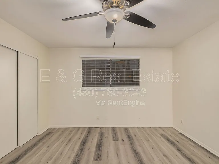 1136 W 12th St — Photo 17