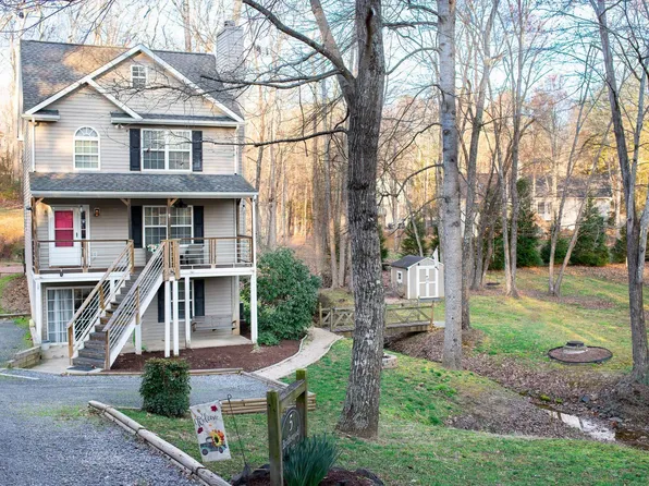 5 Bridlewood Dr, Palmyra, VA 22963