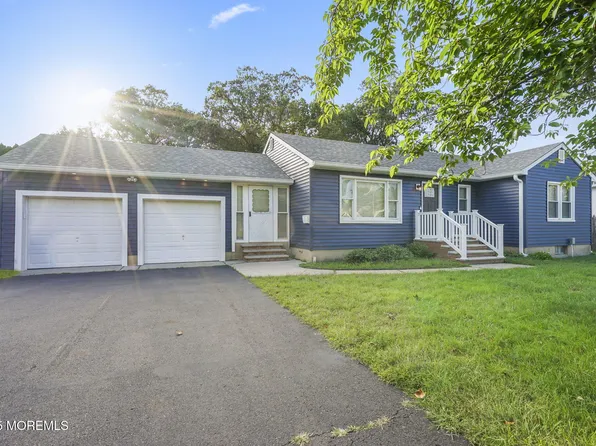 94 Dickinson Ave, Toms River, NJ 08753