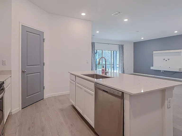 597 Lake Sinclair St — Photo 38