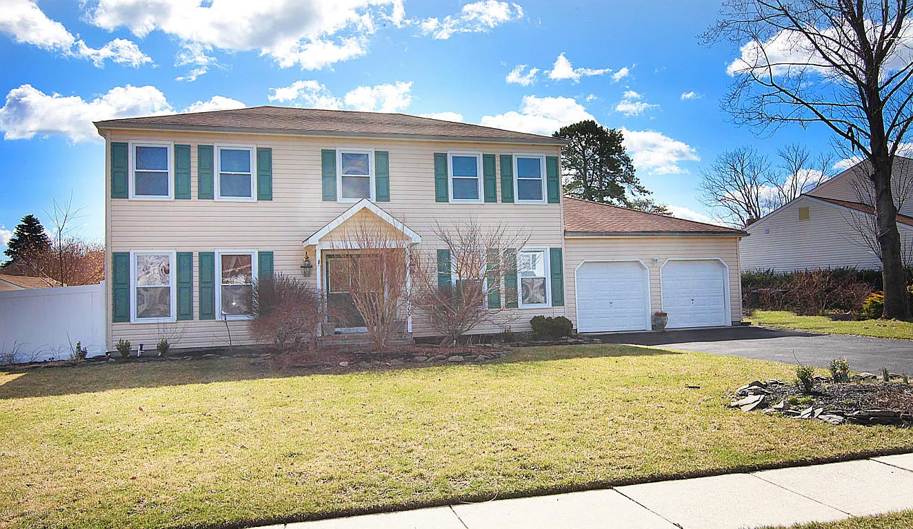 1009 Sheila Dr photo 1