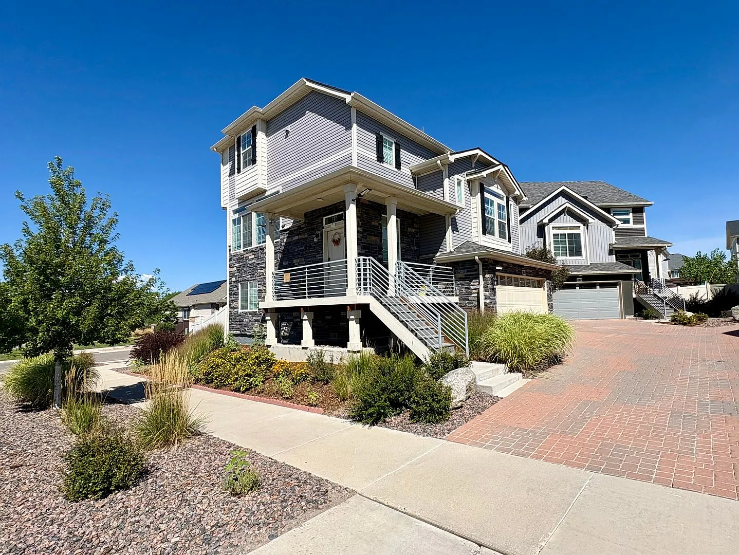 Gorgeous 3 bed, 3.5 bath with Office, Corner Lot — Photo 1